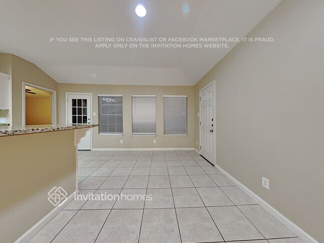 Foto del edificio - 7095 Pleasure Lake Dr