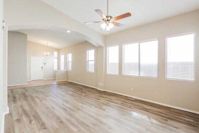 Foto del edificio - 4001 E Timberline Rd