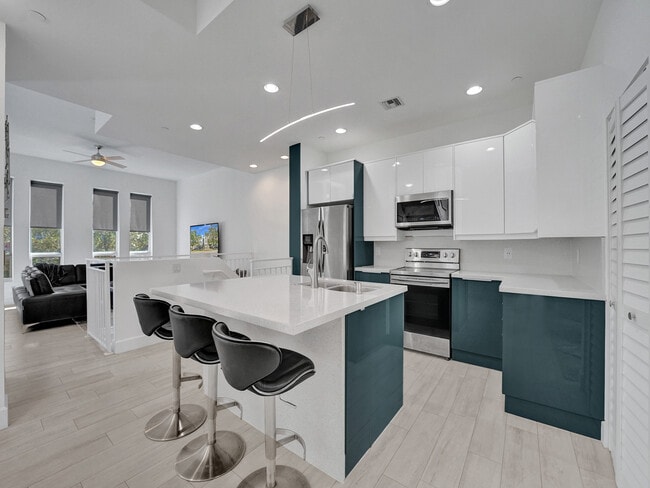 Foto del edificio - 703 SE 16th Ct