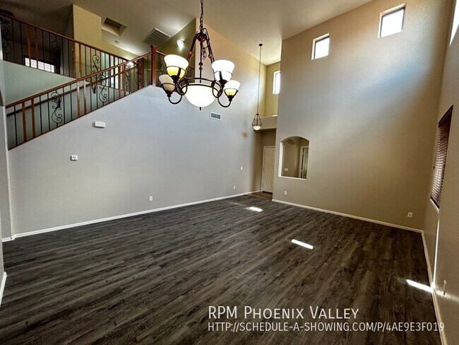 Foto del edificio - Spacious 4x3 Goodyear home; Bed Downstairs...