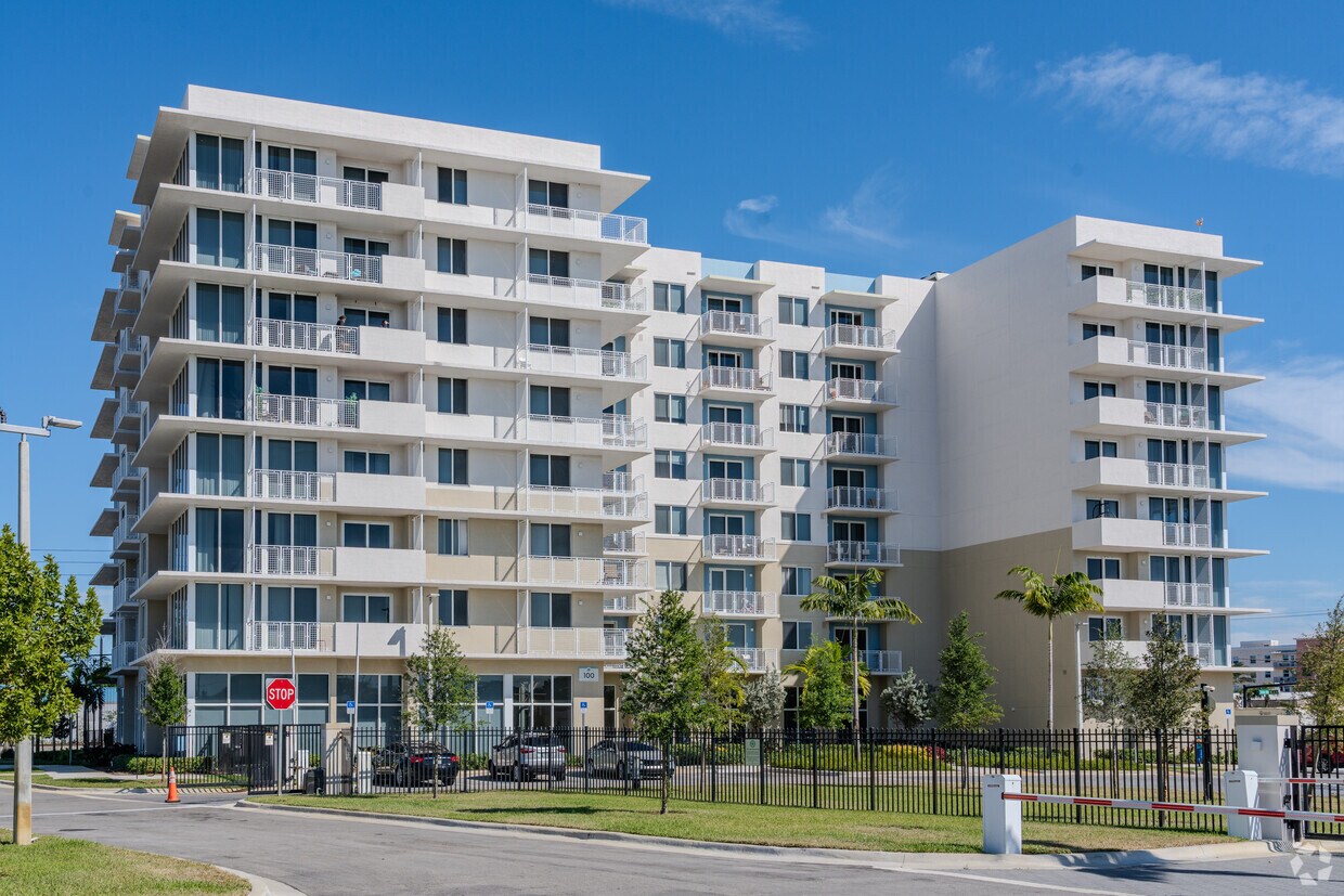 100 NW 8th St, Pompano Beach, FL 33060 - Sonata Apartments