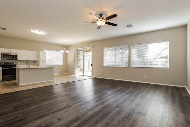 Foto del edificio - 13587 W Tara Ln