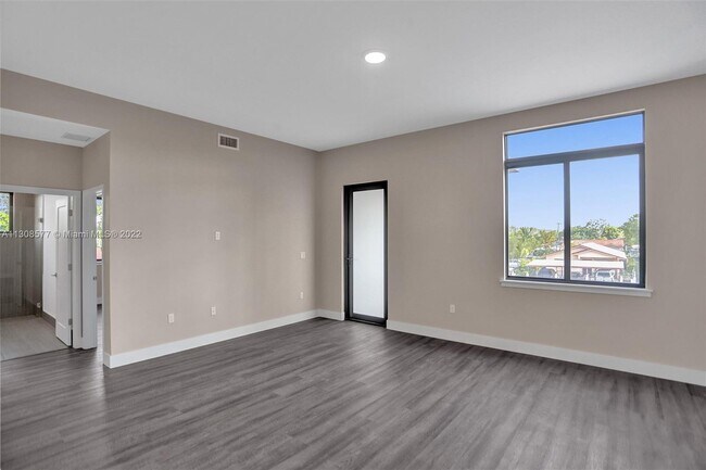 Foto del edificio - 436 E 16th St