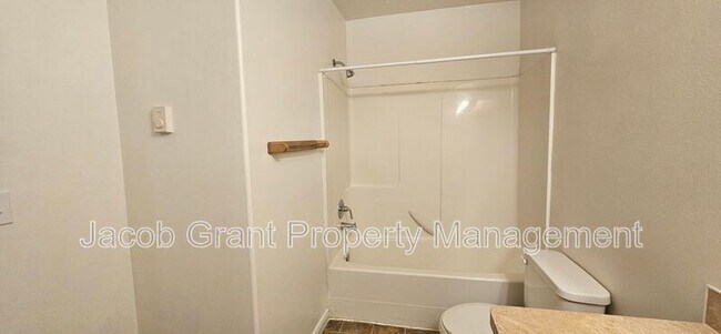 Foto del edificio - 949 Eve Dr