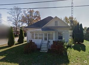 Building Photo - 315 E Monroe St