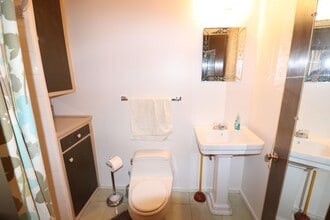 Building Photo - 6222 E Eli St