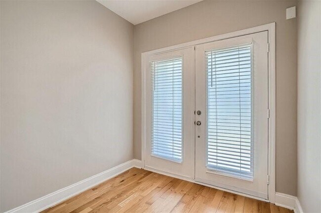 Building Photo - 6011 Brookside Oak Cir
