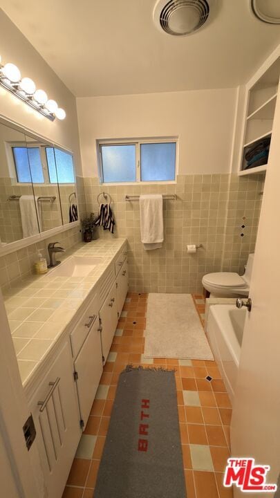 Building Photo - 1570 Via Capri