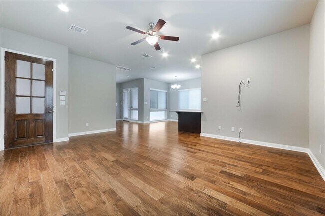 Building Photo - 2016 Simond Ave