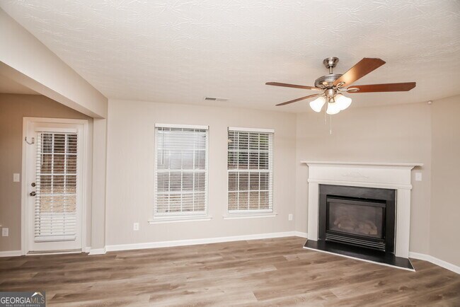 Building Photo - 152 Topaz Dr
