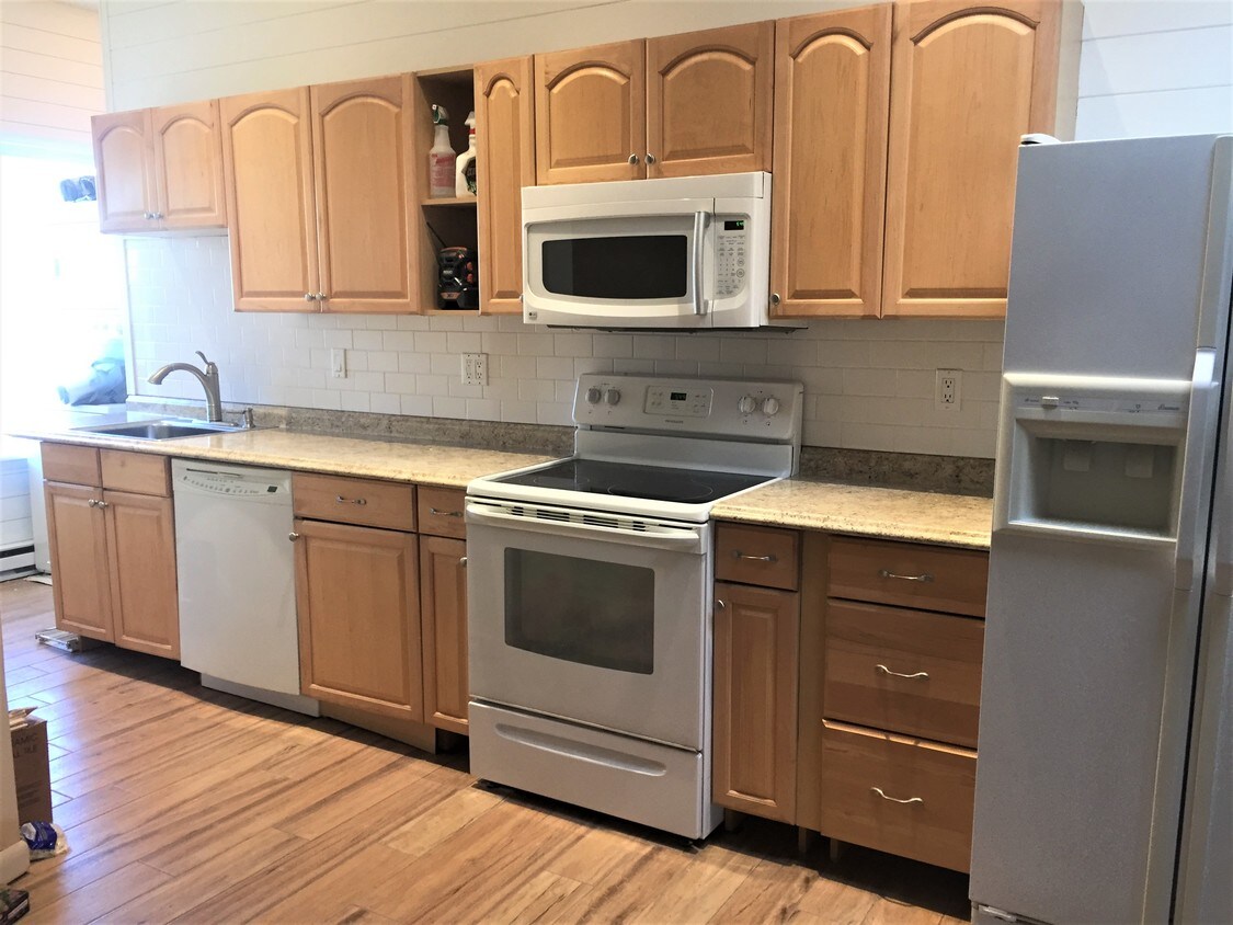 Kitchen - 127 S York Rd
