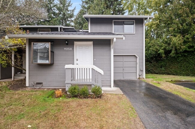 Building Photo - 3Bd/2.5Ba Kirkland Townhouse