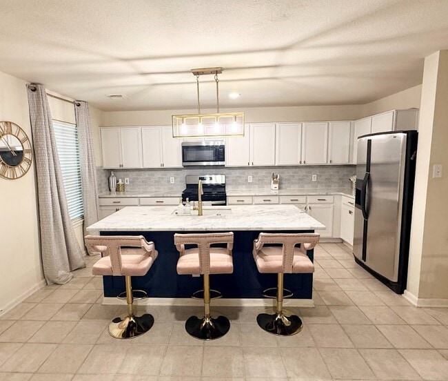 Foto del edificio - 4215 Oakview Creek Ln
