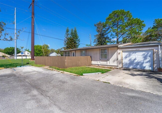 Foto del edificio - 396 S Chaucer Ln