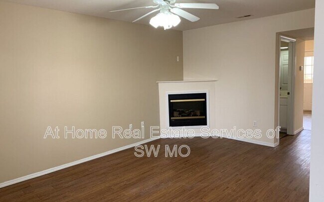 Foto del edificio - 1820 W Walnut Lawn St