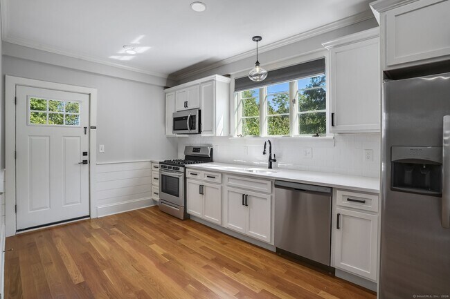 Foto del edificio - 30 Fairmont Pl