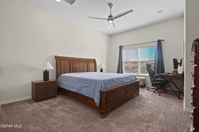 Foto del edificio - 3729 Surmise St