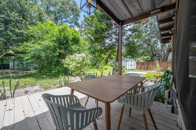 Foto del edificio - 619 Swann Dr