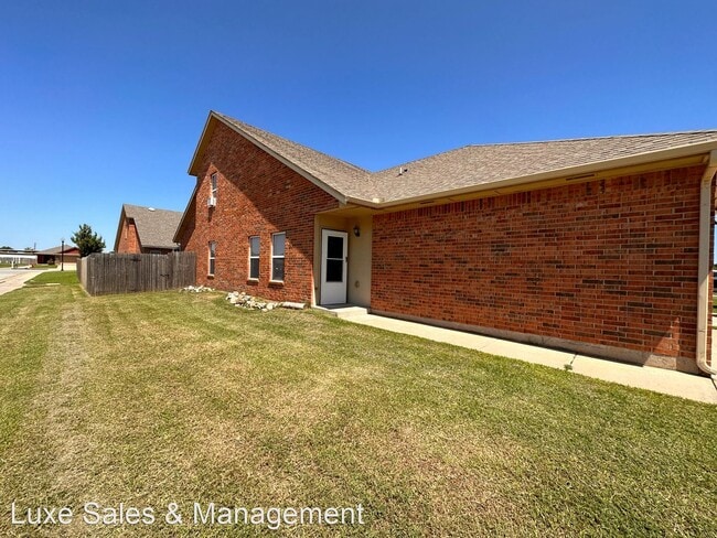 Building Photo - 3 br, 2 bath House - 1735 Riviera Lane
