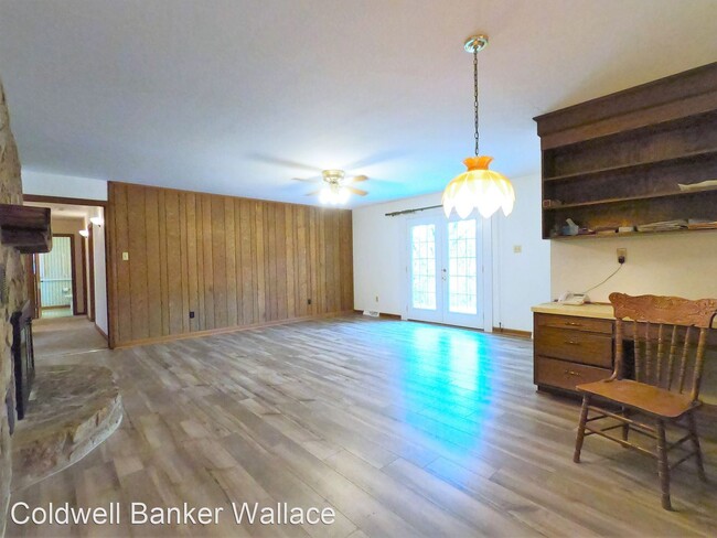 Building Photo - 4 br, 3 bath House - 2963 Meadowview Road