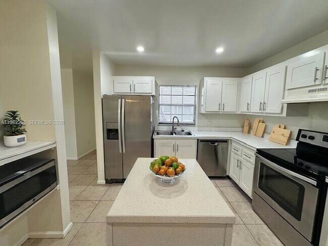 Foto del edificio - 3673 NW 94th Ave