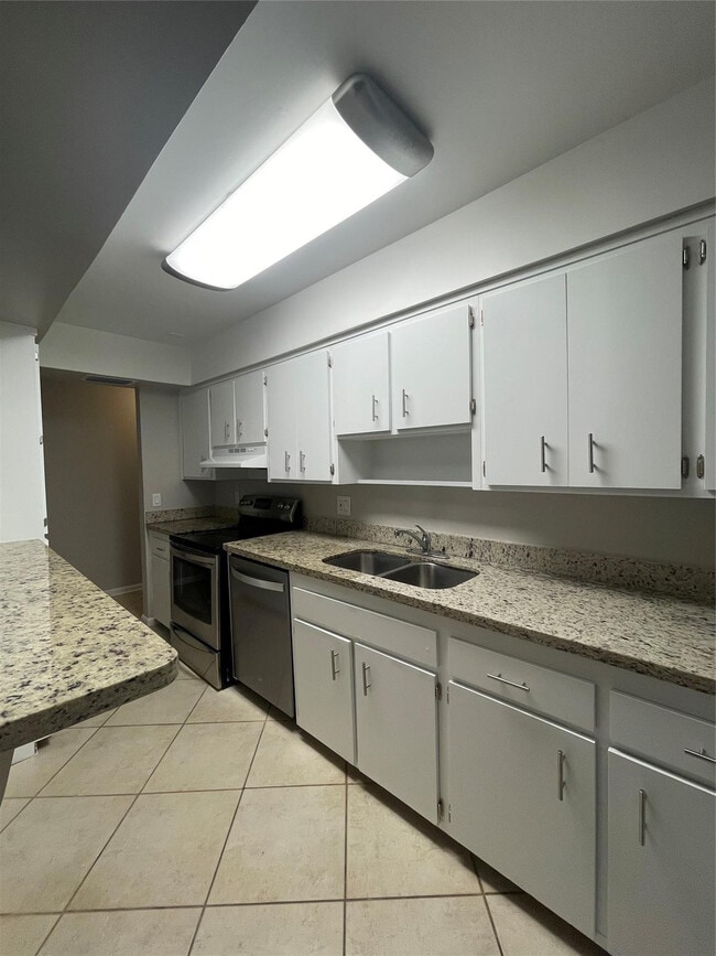 Foto del edificio - 2121 NE 36th St
