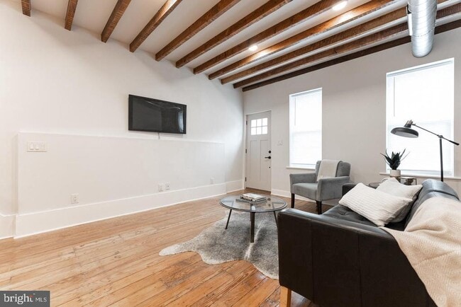 Building Photo - 1906 N Lawrence St