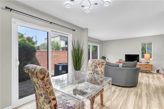 Foto del edificio - 2262 Pernoshal Ct