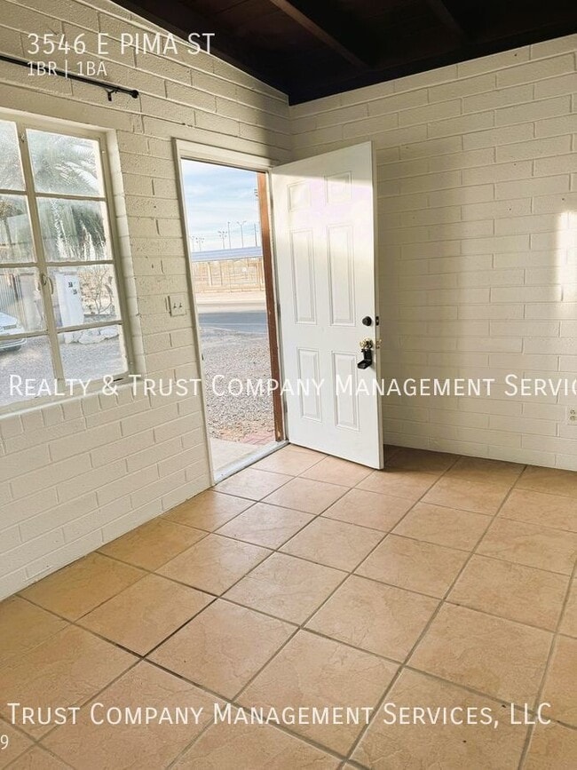 Building Photo - 3546 E Pima St