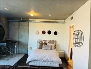 Building Photo - 353 E Bonneville Ave Building Photo - 353 E Bonneville Ave