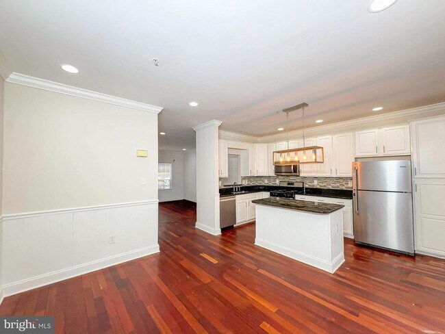 Foto del edificio - 12912 Marlton Center Dr