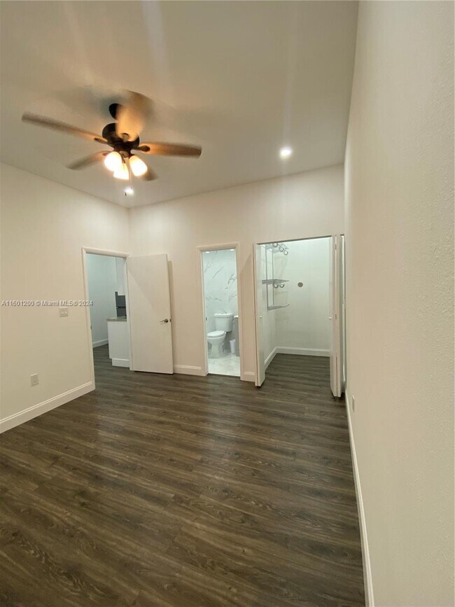 Foto del edificio - 11014 SW 242nd St