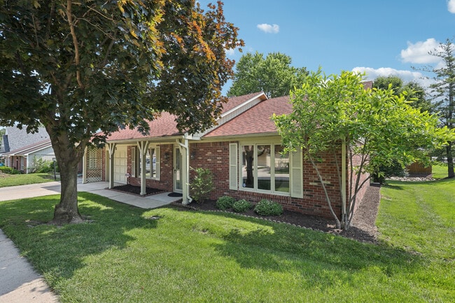 Building Photo - 5 Woodacre Dr