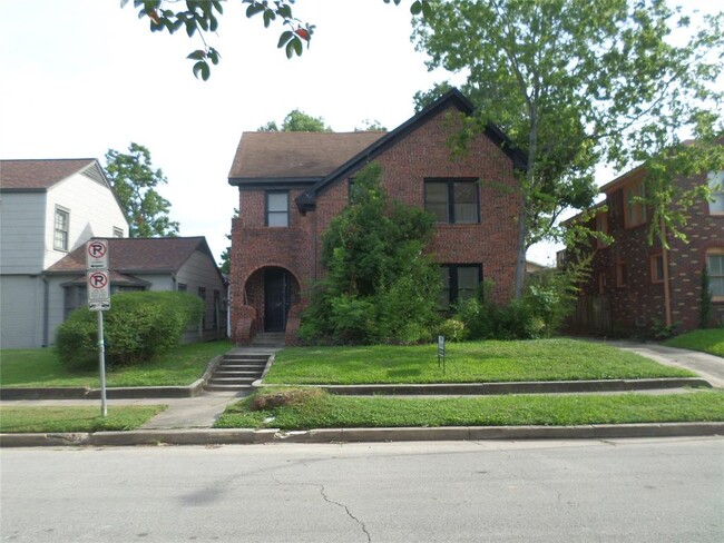 Building Photo - 1972 W Lamar St