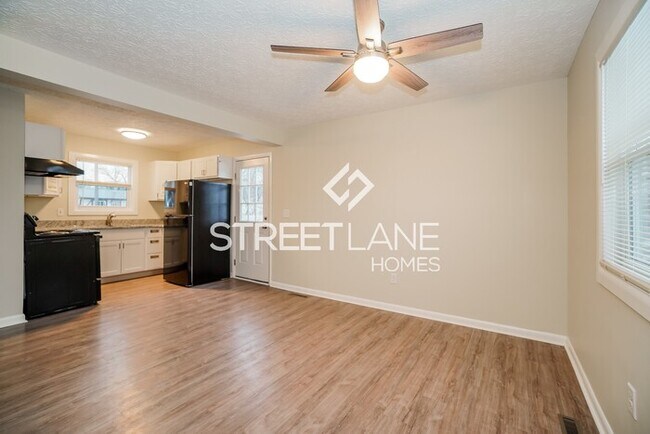 Building Photo - REDUCED! - Now offering half off first ful...