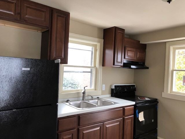 Building Photo - 432 Park St