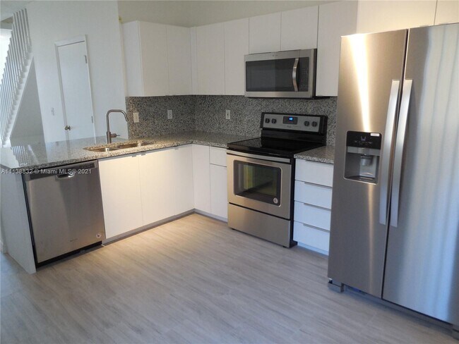 Foto del edificio - 2066  Madeira Dr  2066 Weston Fl 33327