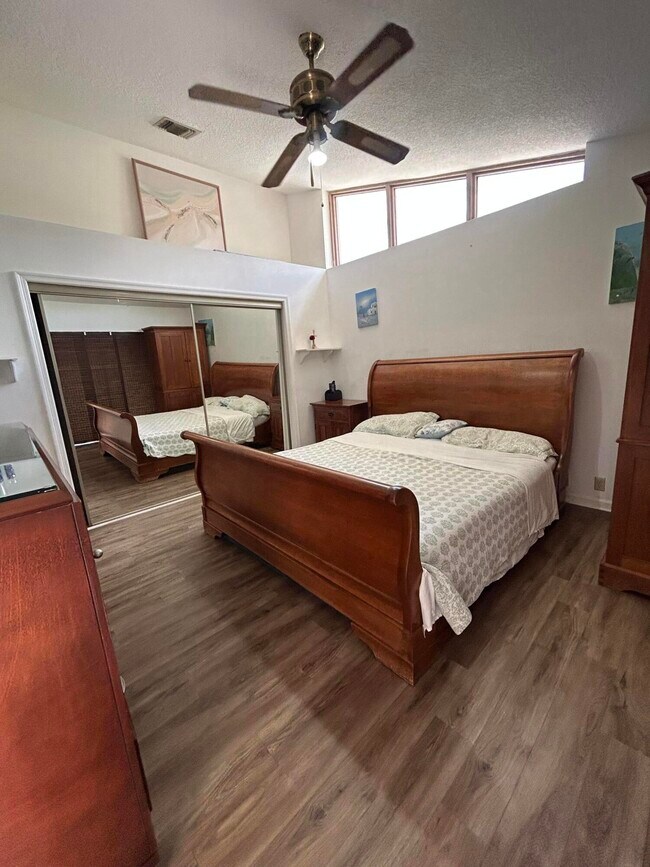 Foto del edificio - 1593 Hawthorne Pl