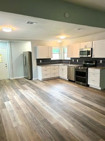 Building Photo - 210 Lakewood Dr