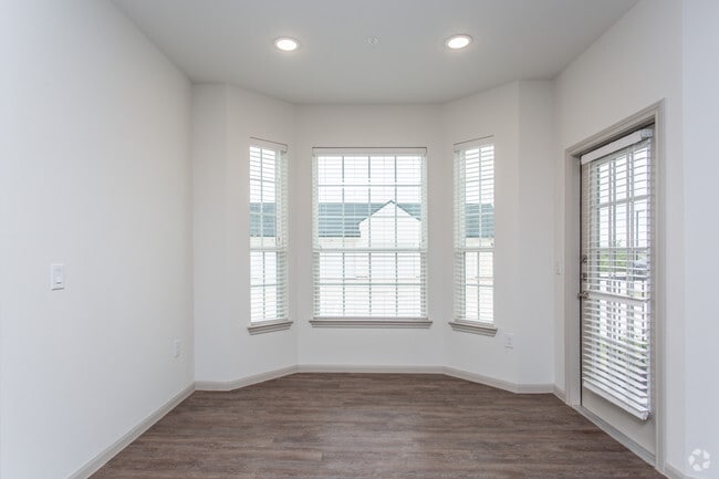 1 Br, Dining Room - Stonegrove Fall Creek