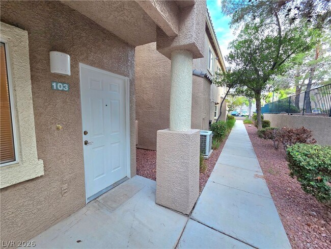 Foto del edificio - 2053 Quarry Ridge St