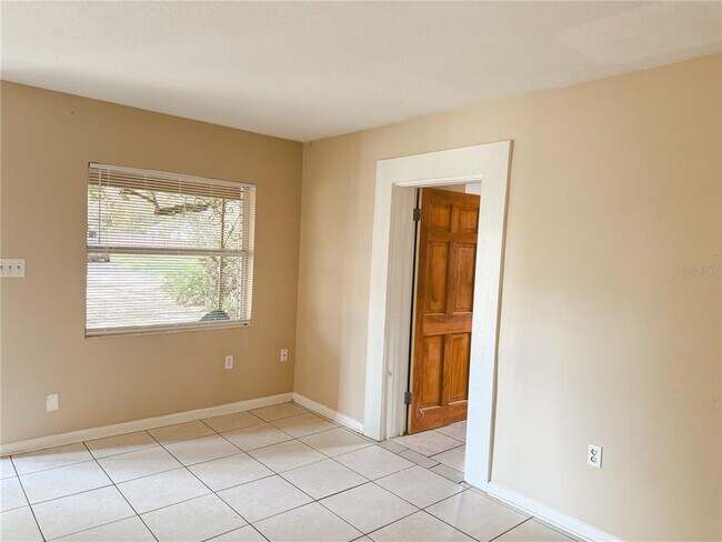 Building Photo - 315 Thornton Ln