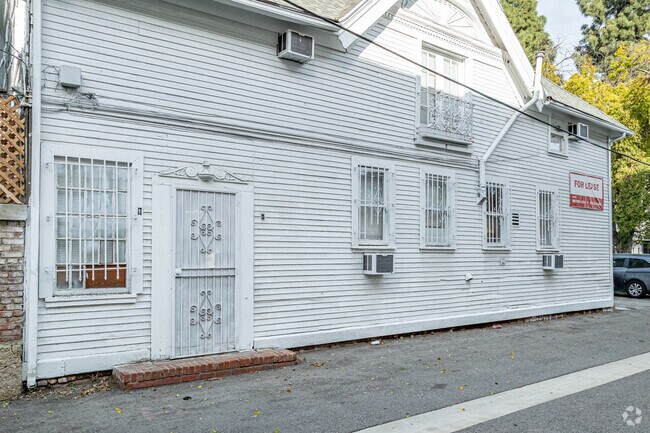 Building Photo - USC Portland House