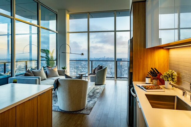 Apartamento ático de 2 habitaciones - The Landmark Los Angeles