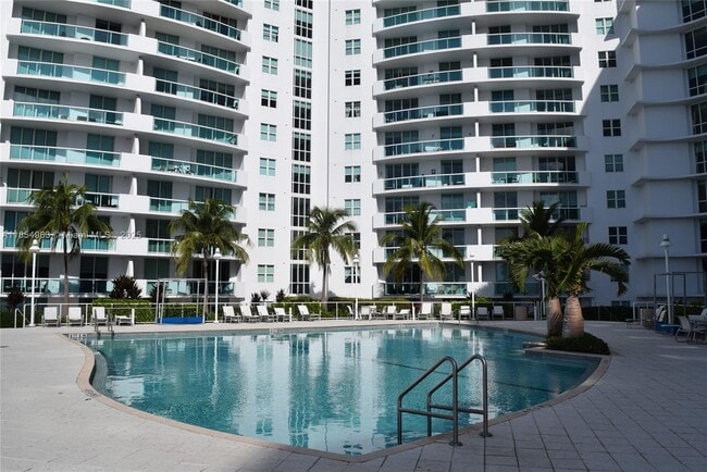Building Photo - 7900 Harbor Island Dr