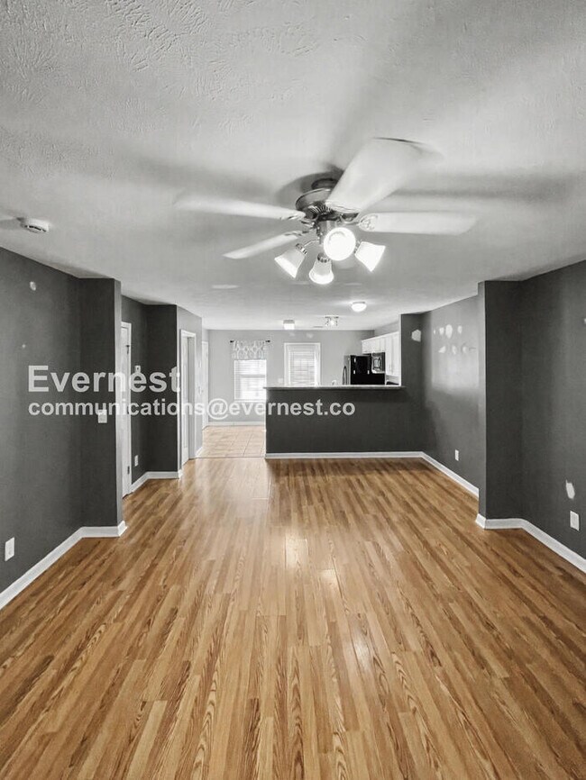 Foto del edificio - 142 Oak Valley Cir