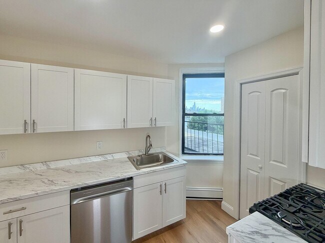 Foto del edificio - 327 8th St