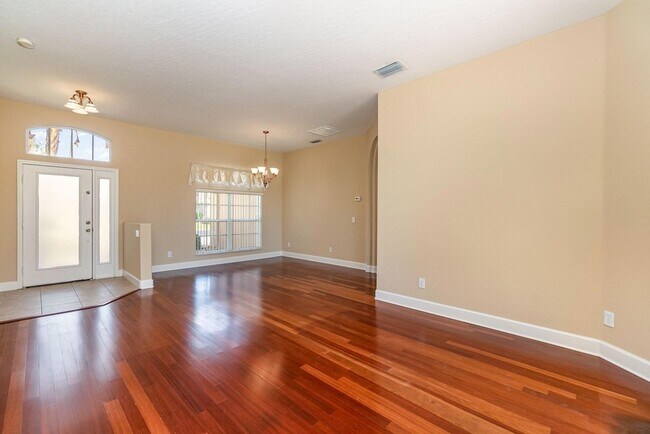 Foto del edificio - 611 Oceanside Blvd