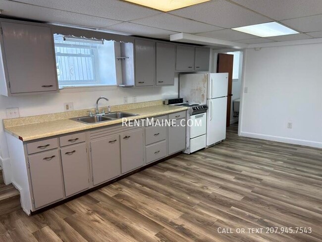 Building Photo - 36 3rd St