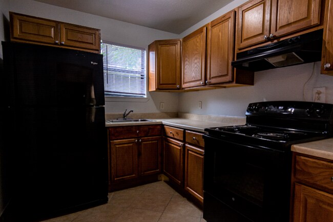 Foto del edificio - 811 Barrymore Blvd